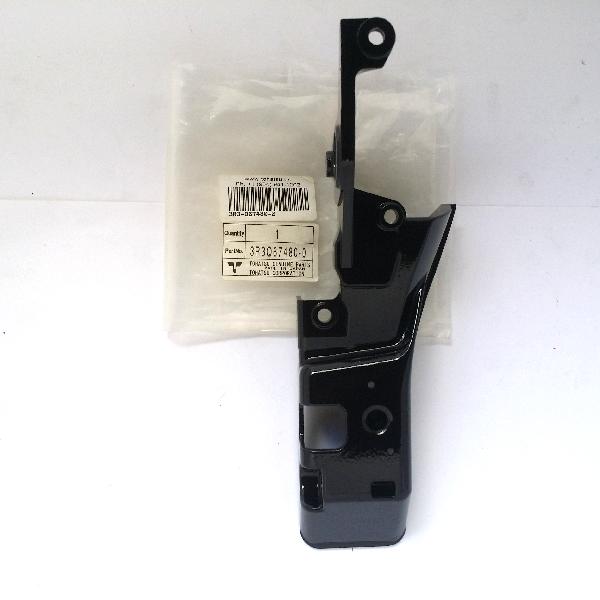 3R3Q674800 Bracket Shift Lever (AMB)